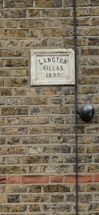 35 Mins To Central London. 3 Bedrooms. 2 Bathrooms With Garden ภายนอก รูปภาพ